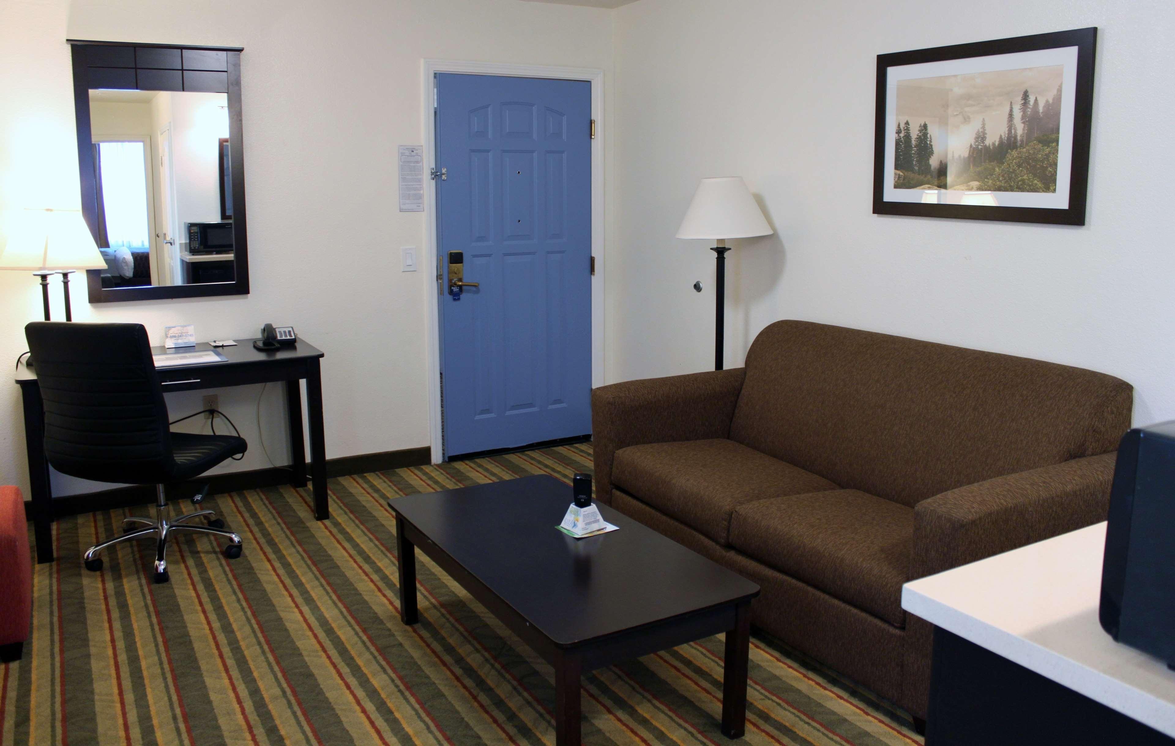 Best Western Plus Moose Jaw Extérieur photo