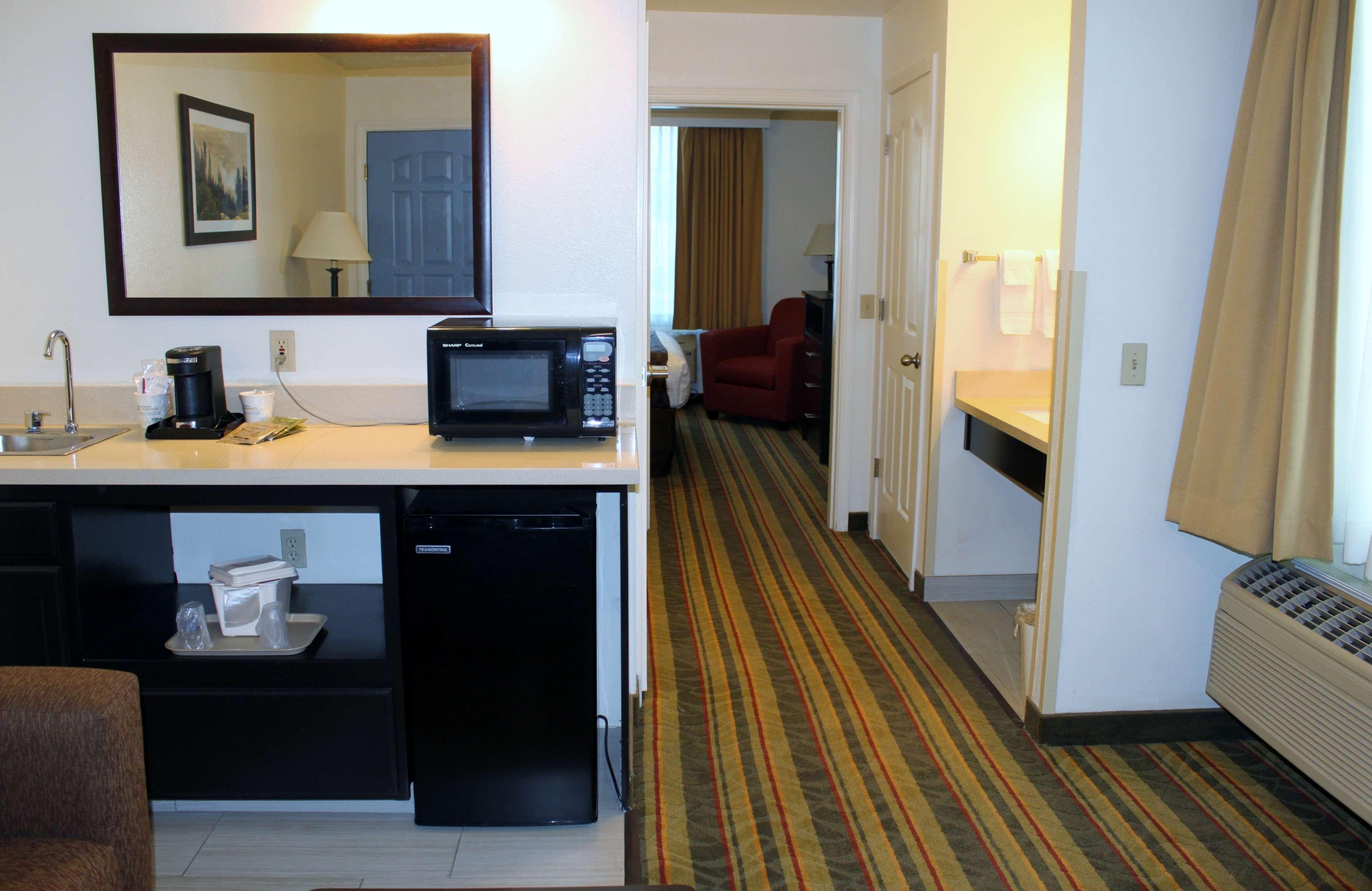 Best Western Plus Moose Jaw Extérieur photo
