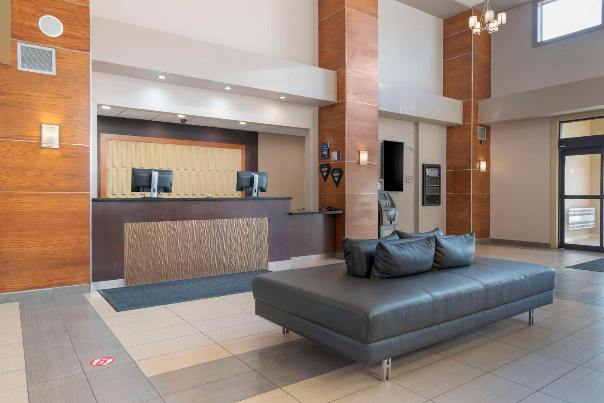 Best Western Plus Moose Jaw Extérieur photo