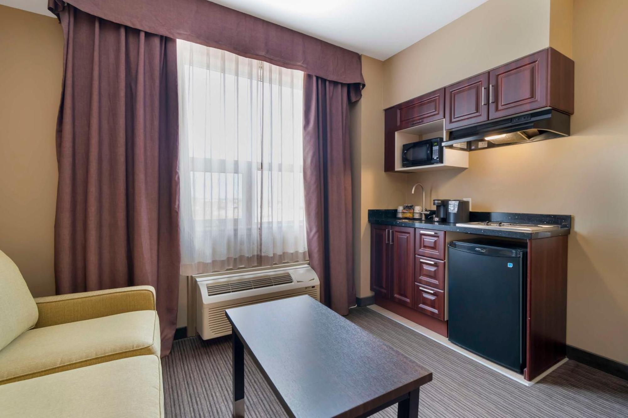 Best Western Plus Moose Jaw Extérieur photo